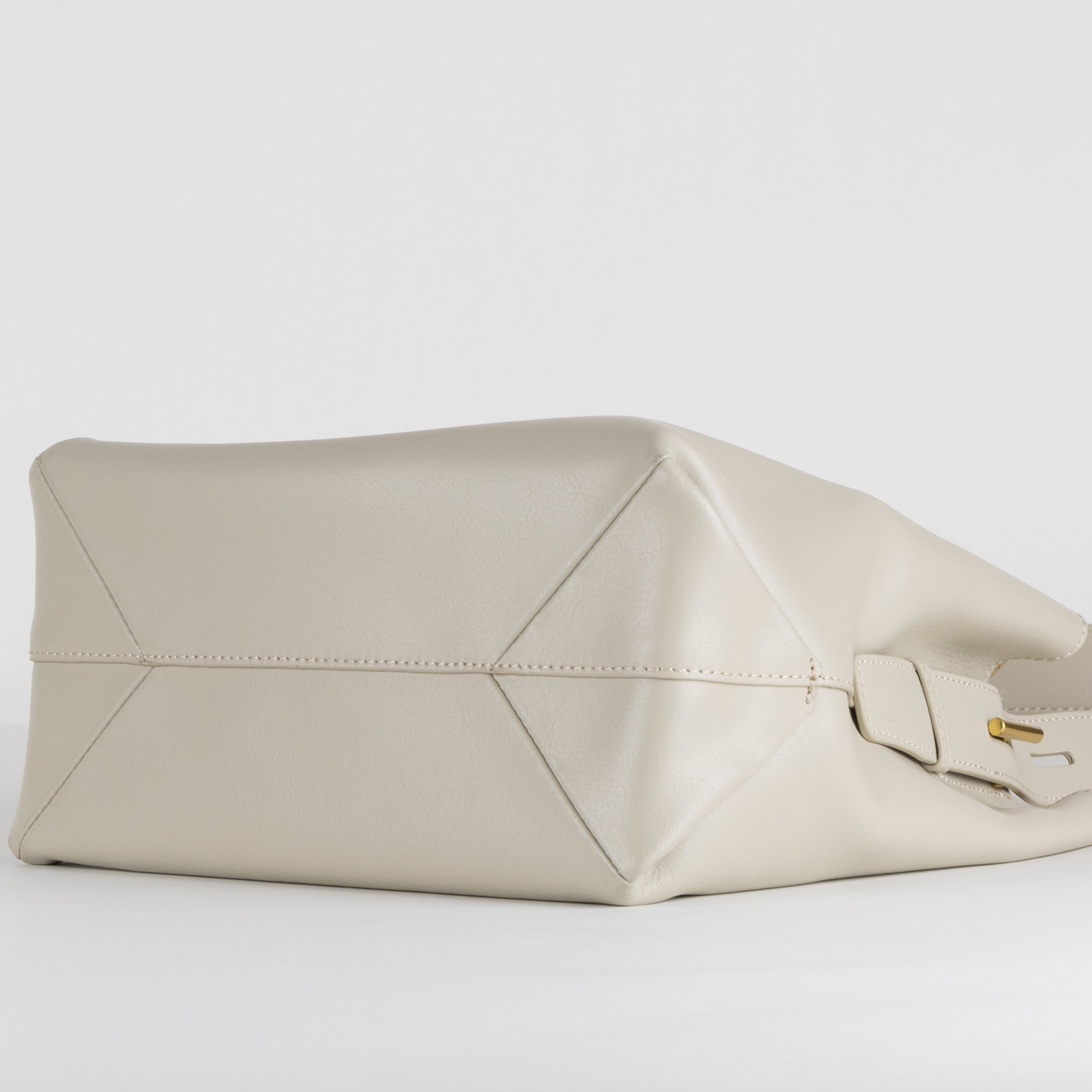 Felicia Cross-Body Taske 26 - Creme