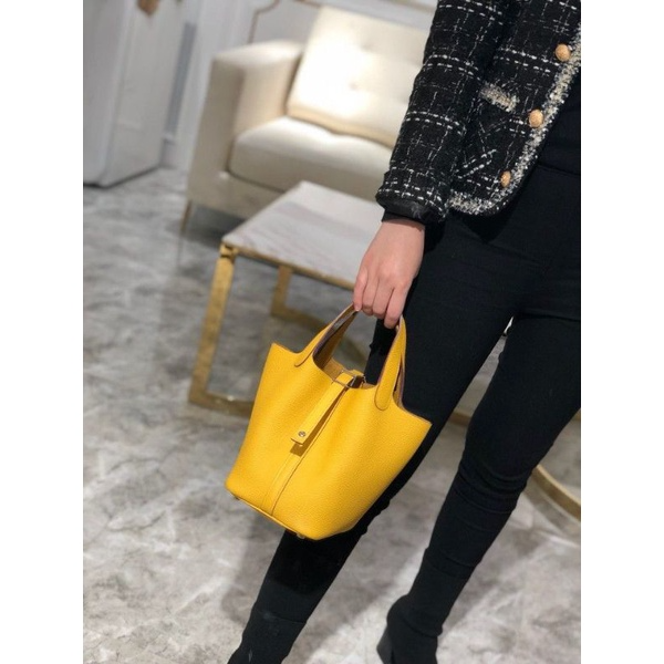 Lucie Läder Handväska 18 - Pastel Yellow