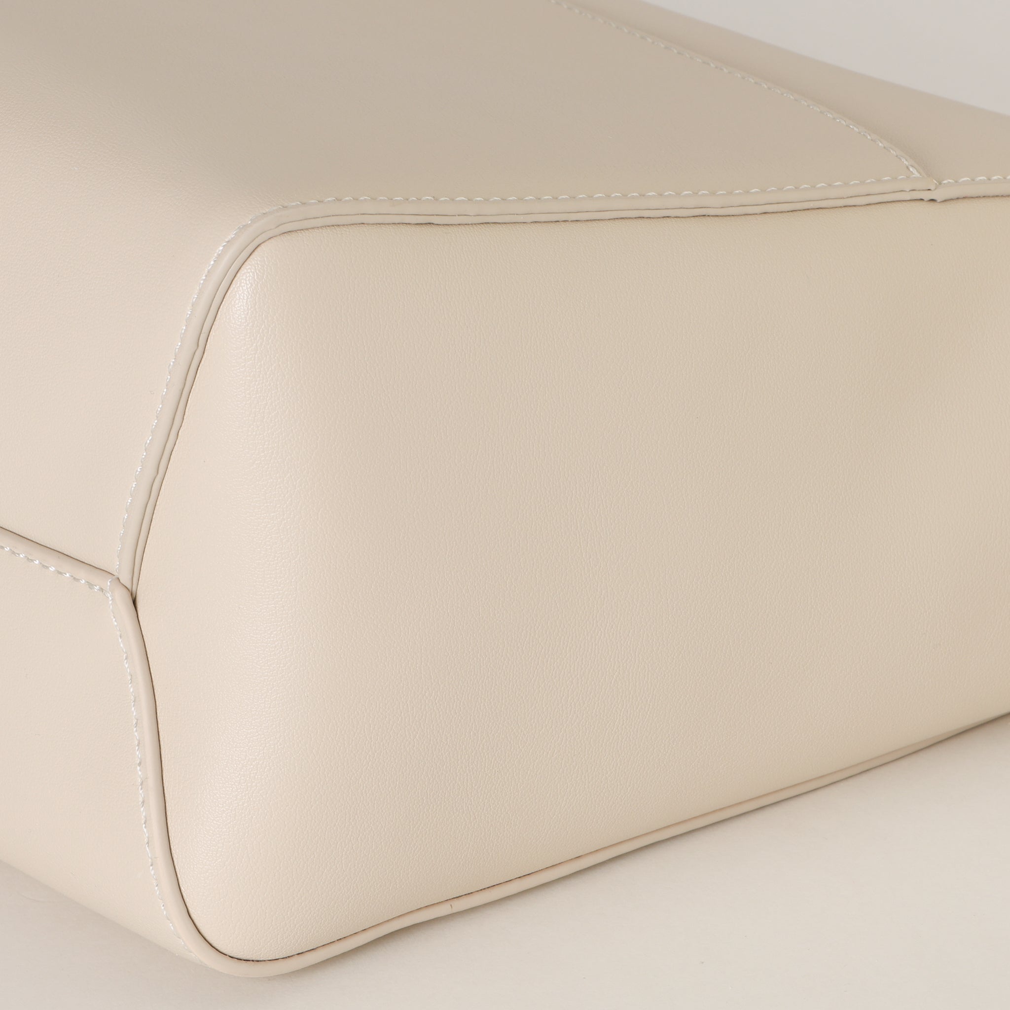 Manon Cross-Body Taske 26 - Creme