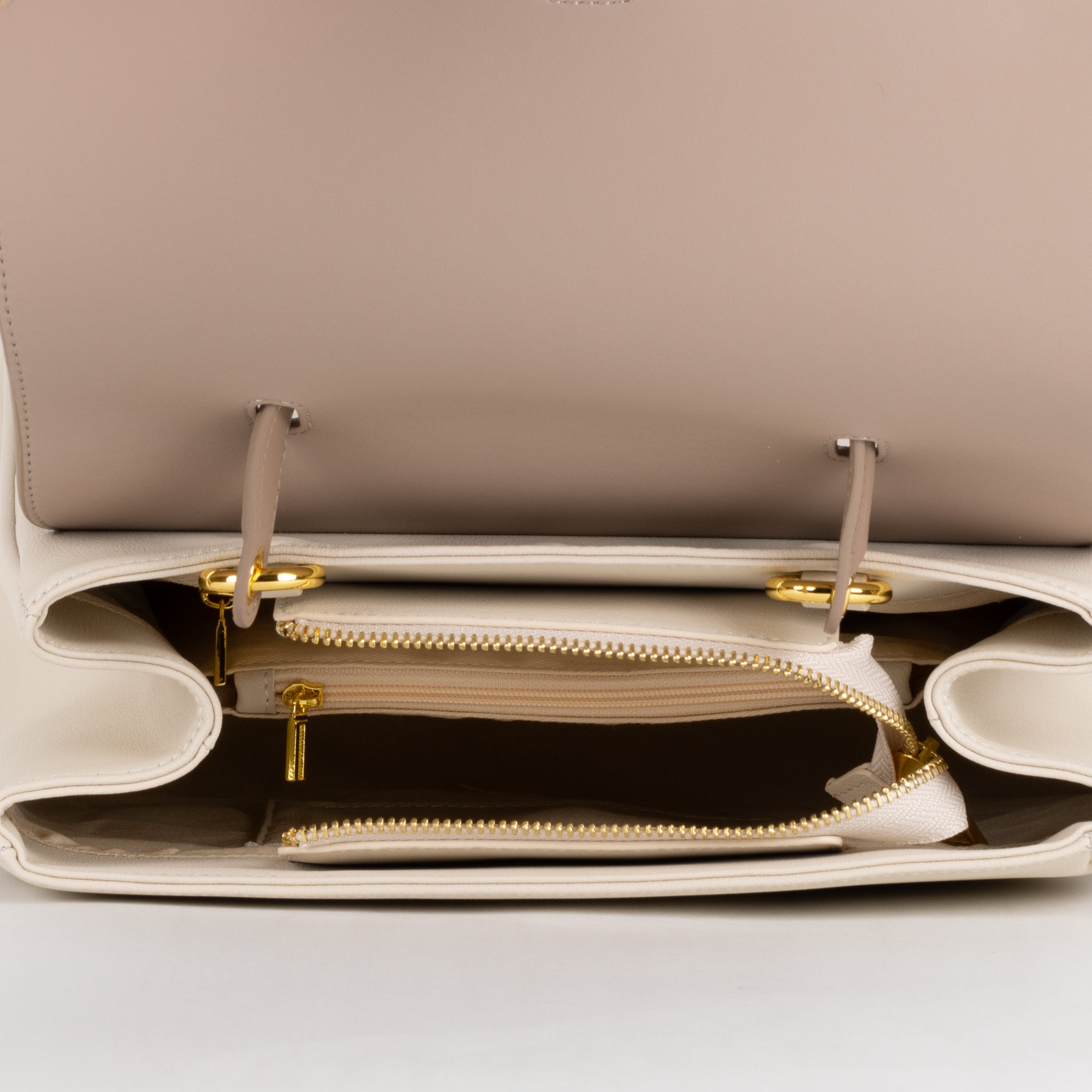 Gisèle Leather Handbag 28 - Peanut