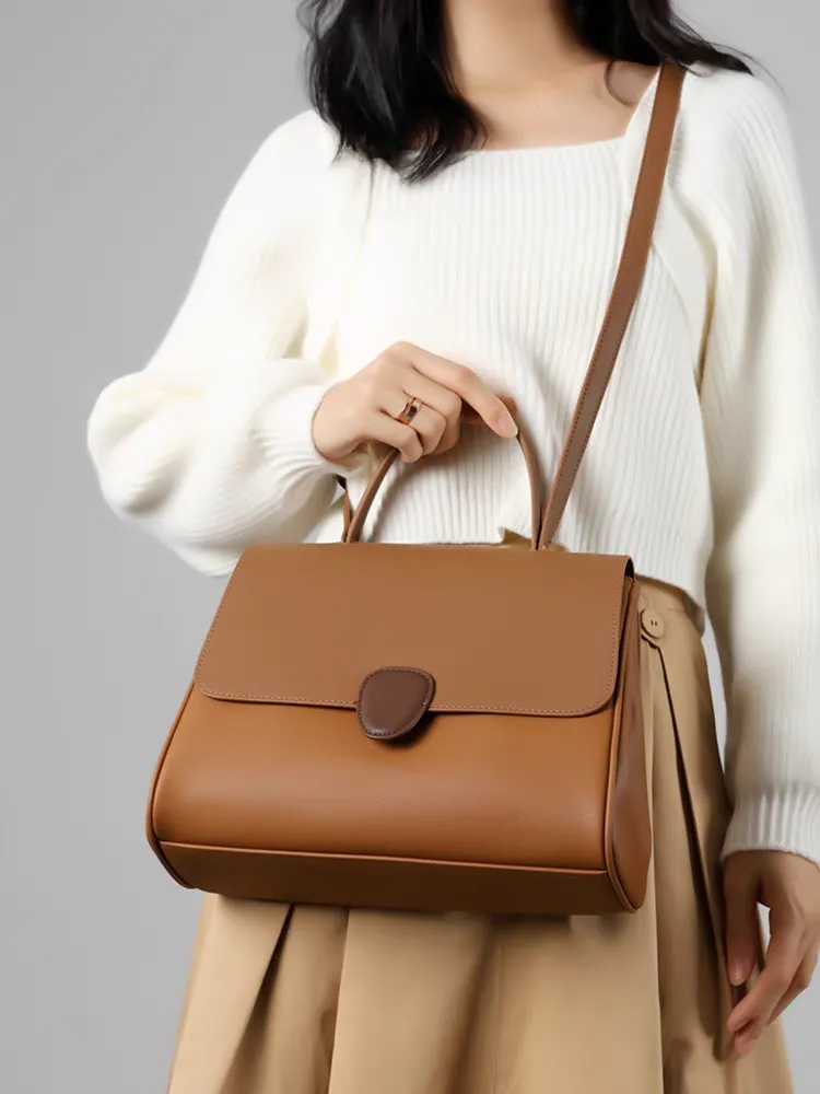 Gisèle Leather Handbag 28 - Brown