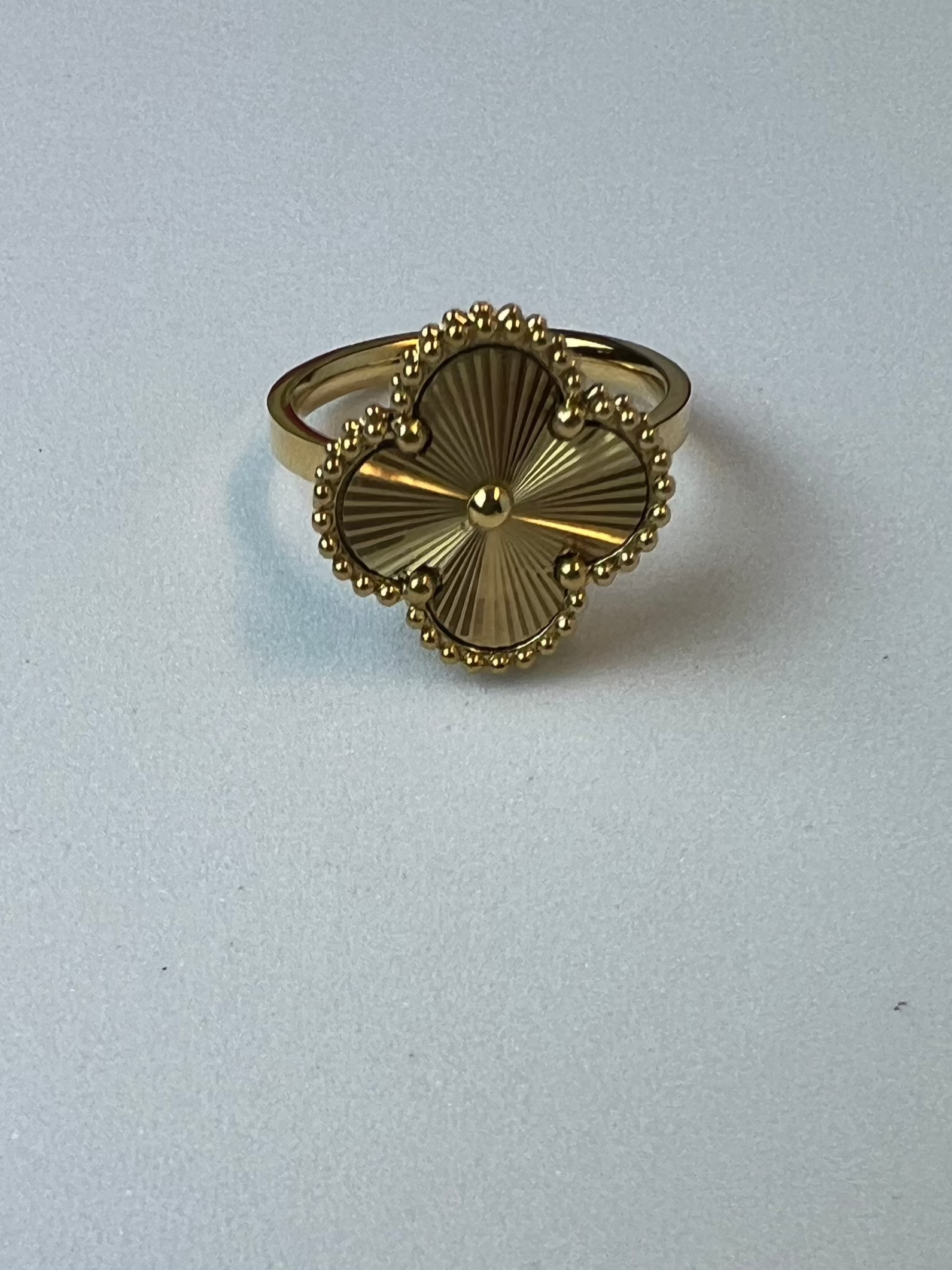 Emilia Fyrklöver Ring