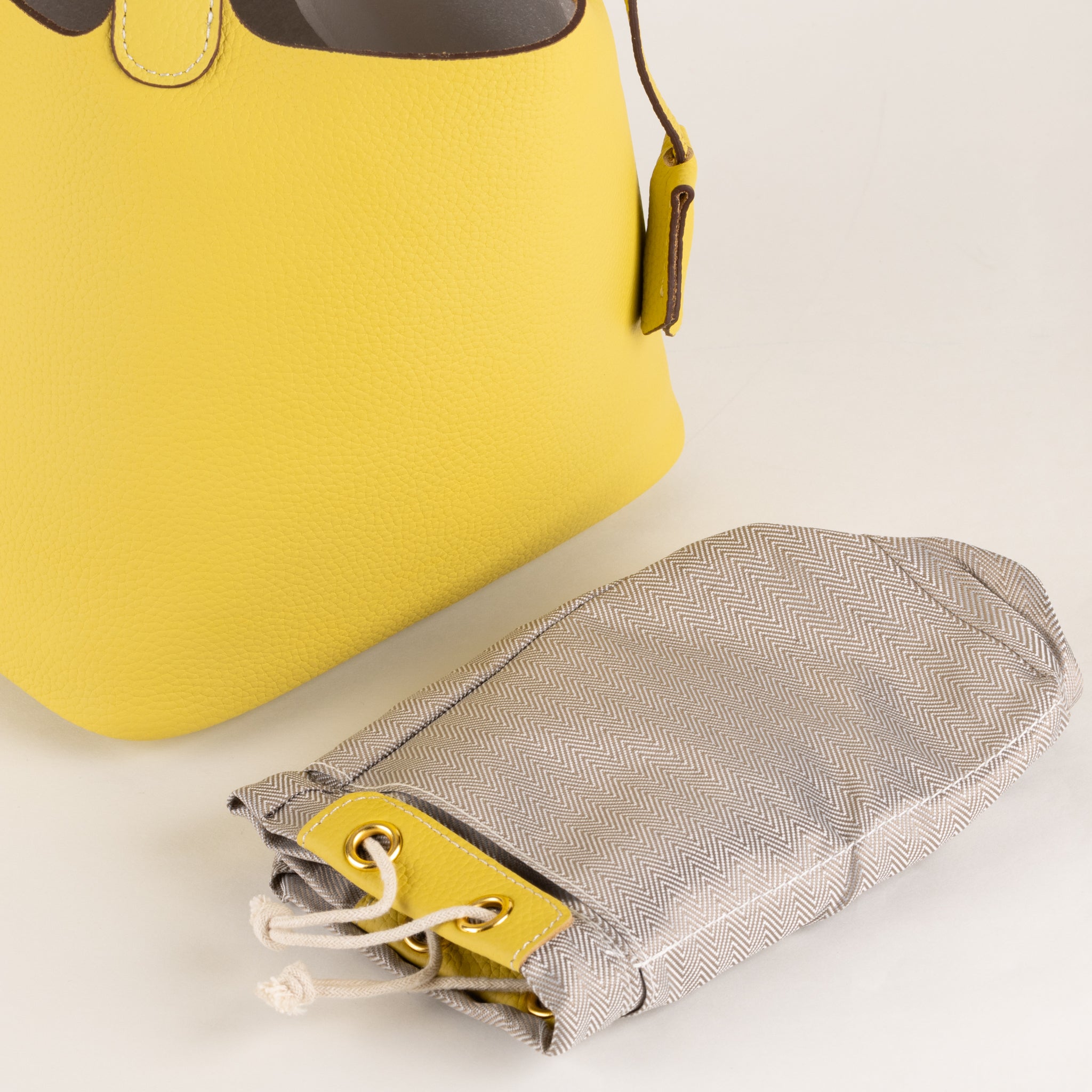 Lucie Läder Handväska 18 - Pastel Yellow