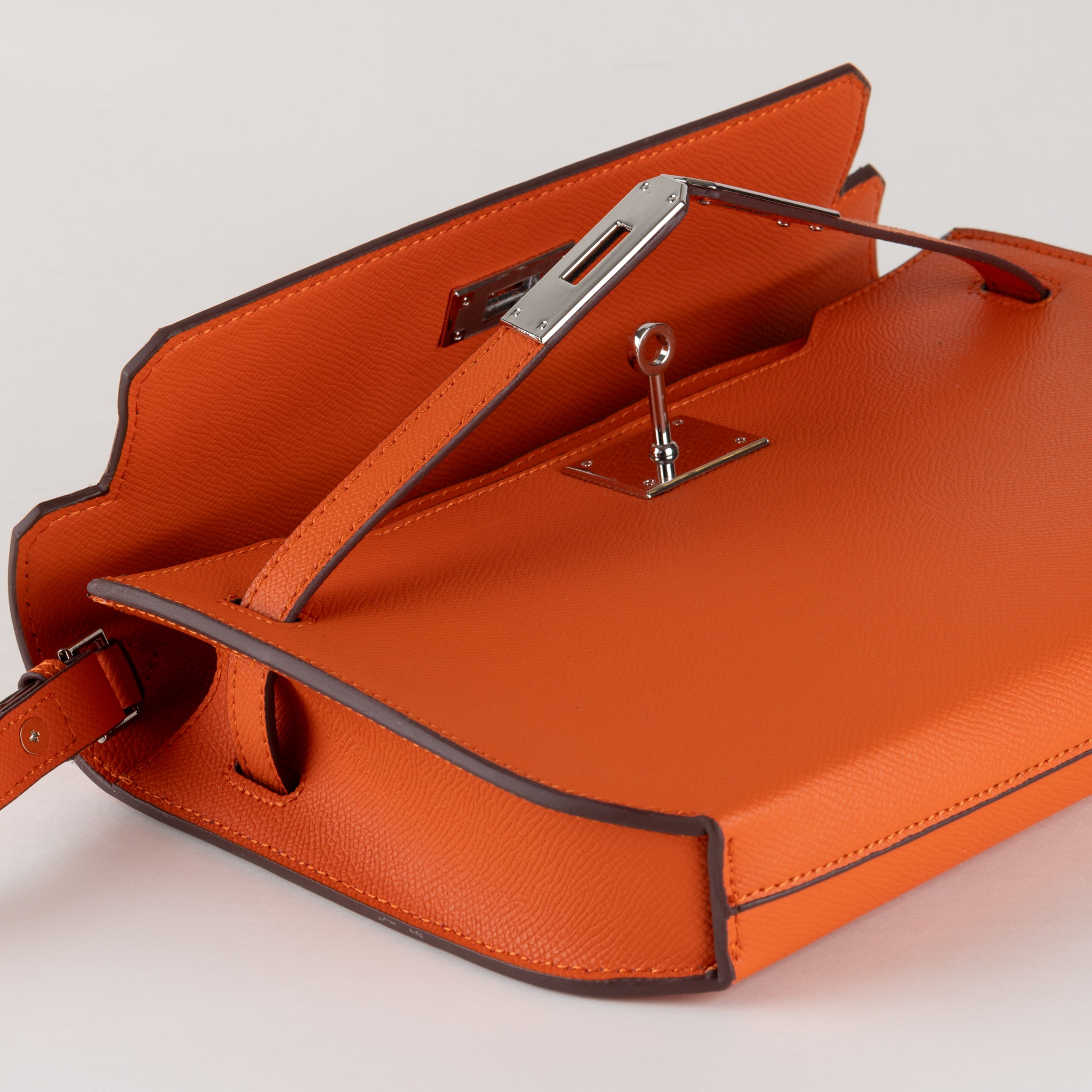Medium Leather Clutch Bag 25 - Orange
